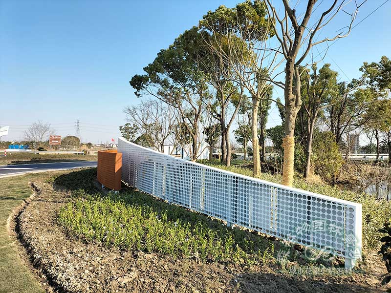 “智匯中鱸，創(chuàng)領(lǐng)未來 ”雕塑展示