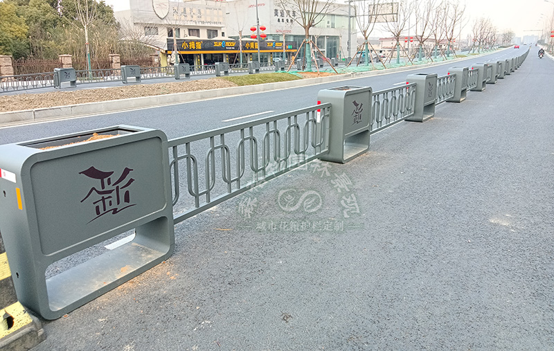 鋅鋼市政花箱護(hù)欄有哪些優(yōu)點(diǎn) 鋅鋼市政花箱護(hù)欄有哪些優(yōu)點(diǎn)