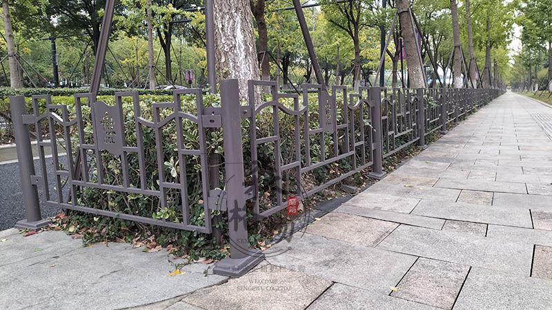 不銹鋼草坪護(hù)欄的優(yōu)點 不銹鋼草坪護(hù)欄的優(yōu)點