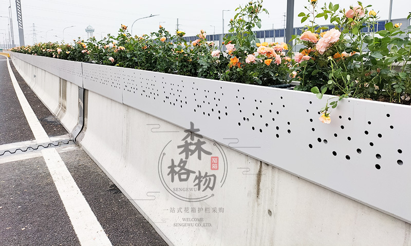 高架橋快速路不銹鋼花槽綠化案例